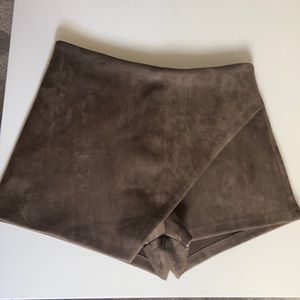 LF Fall Suade Skort